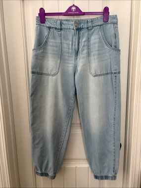 Women’s Light Wash Denim Jogger Pants-Worn 1 time